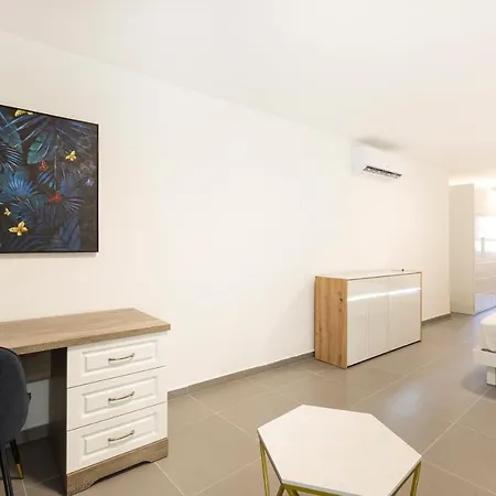 アパート Duplex Seafront Apt, In Central Area With Terrace By 360 Estates セント・ポールズ・ベイ