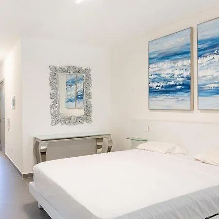 Duplex Seafront Apt, In Central Area With Terrace By 360 Estates アパート セント・ポールズ・ベイ