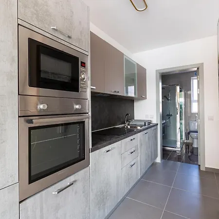 Duplex Seafront Apt, In Central Area With Terrace By 360 Estates