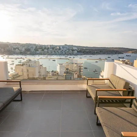 Duplex Seafront Apt, In Central Area With Terrace By 360 Estates شقة *